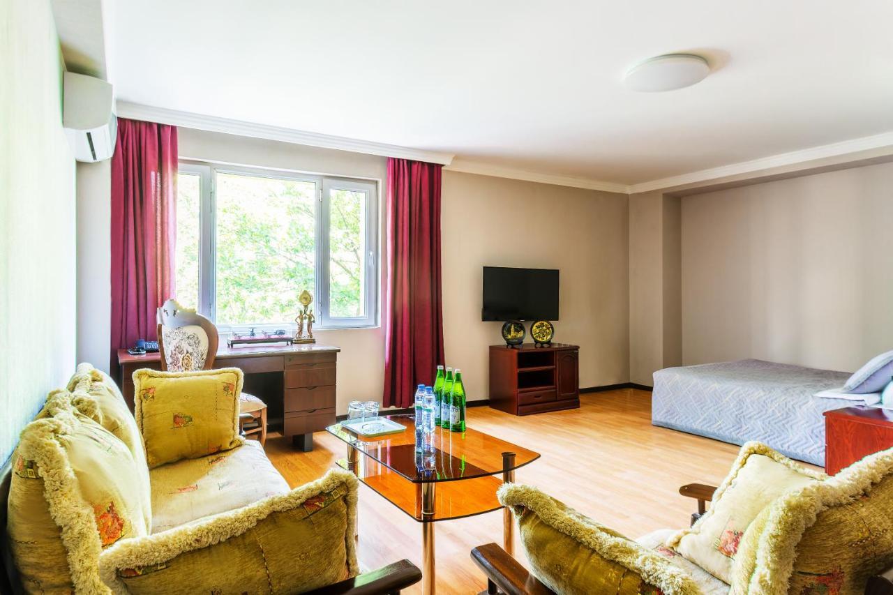 Central Asia Hotel Ташкент Екстериор снимка